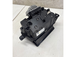 Дисплей    670157512, 02112022   Maserati Grecale