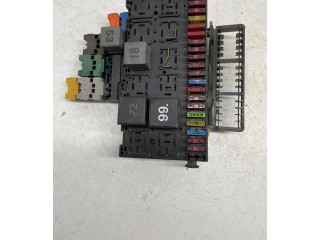 Блок предохранителей  357937039   Volkswagen Transporter - Caravelle T4    