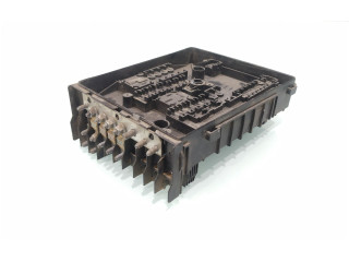 Блок предохранителей 1K0937125A   Volkswagen Caddy    