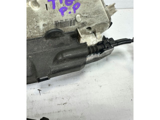 Zámek zadních dveří Volkswagen Tiguan 2011