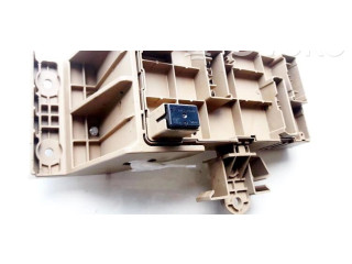 Блок предохранителей  82201FG000, 810629   Subaru Forester SH    