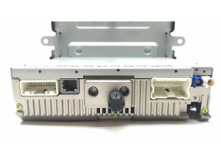 Радио/ проигрыватель CD/DVD / навигация