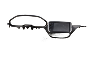 Дисплей    NT   Peugeot 2008 I