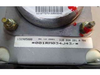 Подушка безопасности водителя 1U0880201A Skoda Octavia Mk1 (1U)