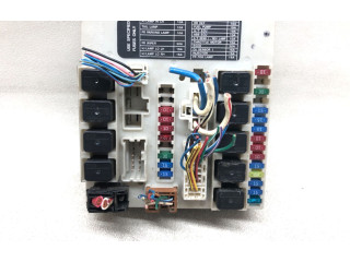 Блок предохранителей Nissan Sentra B16