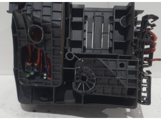   Pojistková skříňka    Volkswagen Tiguan 2008