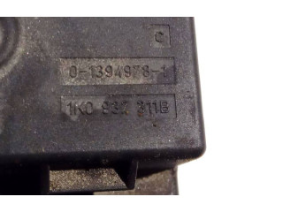 Блок предохранителей  013949781, 0-1394978-1   Volkswagen Touran I    