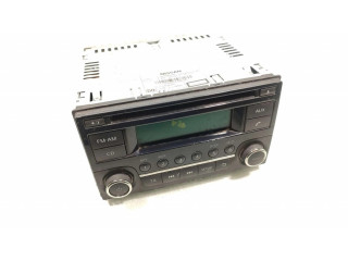 Радио/ проигрыватель CD/DVD / навигация