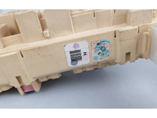 Блок предохранителей 892210F010   Toyota Corolla Verso AR10    