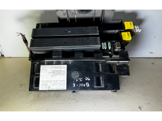 Pojistková skříňka 61131378539, 1378539 BMW 5 E34 1994