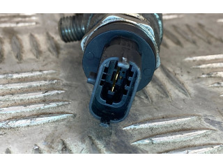 Топливная рампа 30757146, 003496L2 Volvo V70