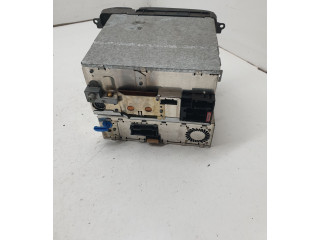 Радио/ проигрыватель CD/DVD / навигация