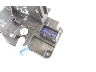 Замок багажника 91166224, 8200008469    Renault Trafic II (X83) 2002 - 2014 года