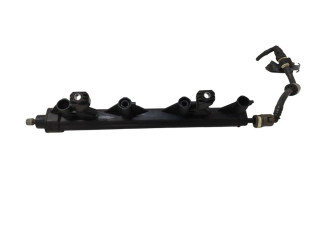 Топливная рампа 7575645   Peugeot 5008   для двигателя 5FS