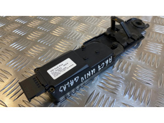 Притягиватель задней крышки