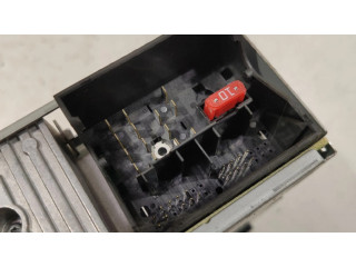 Радио/ проигрыватель CD/DVD / навигация