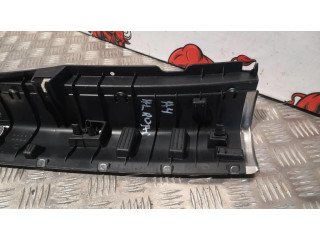 Отделка порога багажника