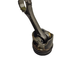 Поршень с шатуном CLHA 03L105401A, 04L107065D Volkswagen Golf VII