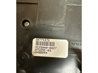 Блок управления климат-контролем 30774372, SN88044   Volvo V70