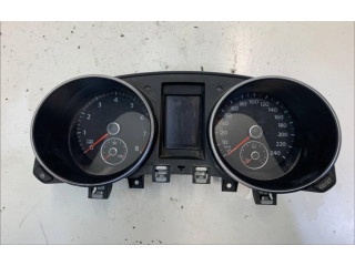 Панель приборов 5K0920860F   Volkswagen Golf VI       