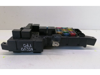 Блок предохранителей 8678449, 518829007   Volvo V70    