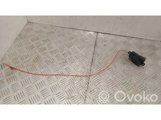 Электрический замок крышки