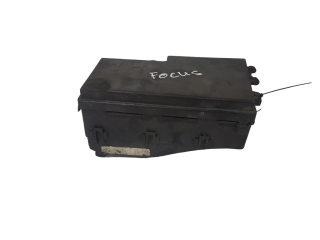 Блок предохранителей 6M5T14K733, 3M5T14A142AB   Ford Focus    