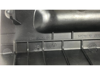 Другая деталь салона