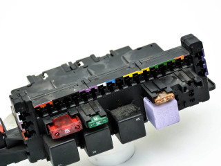 Pojistková skříňka A0205451932, 05045130 Mercede-Benz S W220 2002