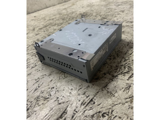 Радио/ проигрыватель CD/DVD / навигация