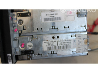 Радио/ проигрыватель CD/DVD / навигация