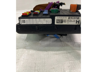 Блок предохранителей 30728512, 00006334963 Volvo XC90
