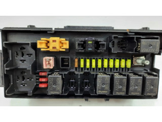 Блок предохранителей 04692087AB Jeep Commander