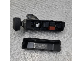   Pojistková skříňka 8266253030, 8500523030   Lexus  200-300 2003