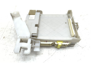 Pojistková skříňka 8273047450A Toyota Prius (XW30) 2010