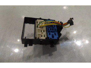   Pojistková skříňka 8200003634   Renault Clio III 2007