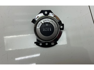 Pojistková skříňka Включатель блокировки дифференциалов 969U74CE2A Nissan X-Trail T32 2016