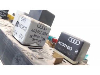 Pojistková skříňka 443941822B, 223 Audi 80 90 S2 B4 1994