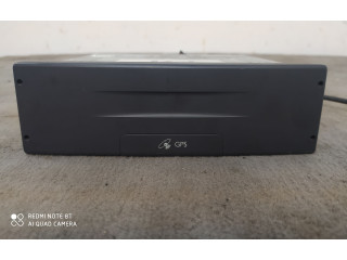 Радио/ проигрыватель CD/DVD / навигация