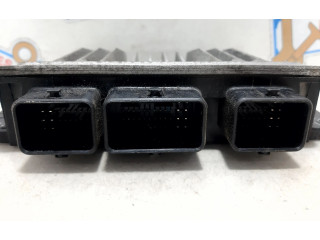 Блок управления двигателя 8201002106   Dacia Sandero