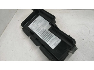 Крышка блока предохранителей 30728133 Volvo XC70