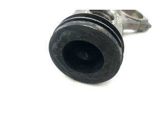 Поршень с шатуном 204DT Land Rover Discovery Sport