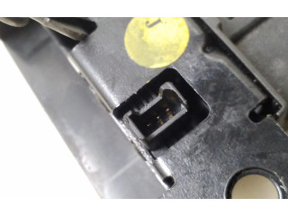 Zámek zadních dveří 2K0827505 Volkswagen Caddy 2004