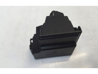 Pojistková skříňka 252361535R Nissan Juke II F16 2021