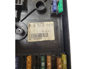 Блок предохранителей 1K0937125, 4232091   Volkswagen Jetta V    