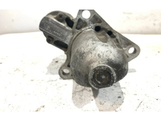 Электрический вентилятор радиаторов M000t80881 Mazda 323 F