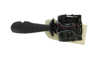 Ручка стеклоочистителей 8201168013 Renault Clio IV