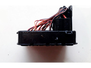 Блок предохранителей  1K0937700B   Volkswagen Caddy    