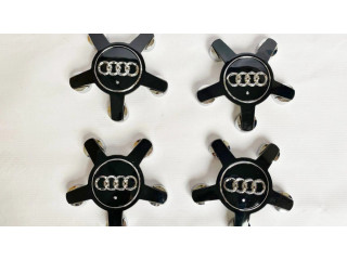 Заводская крышка (крышки) от центрального отверстия колеса