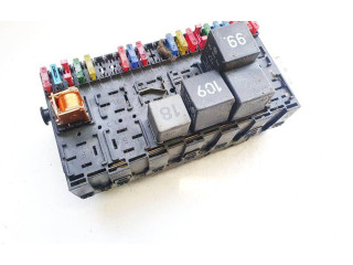 Блок предохранителей  357937039, 357937039   Volkswagen Golf III    